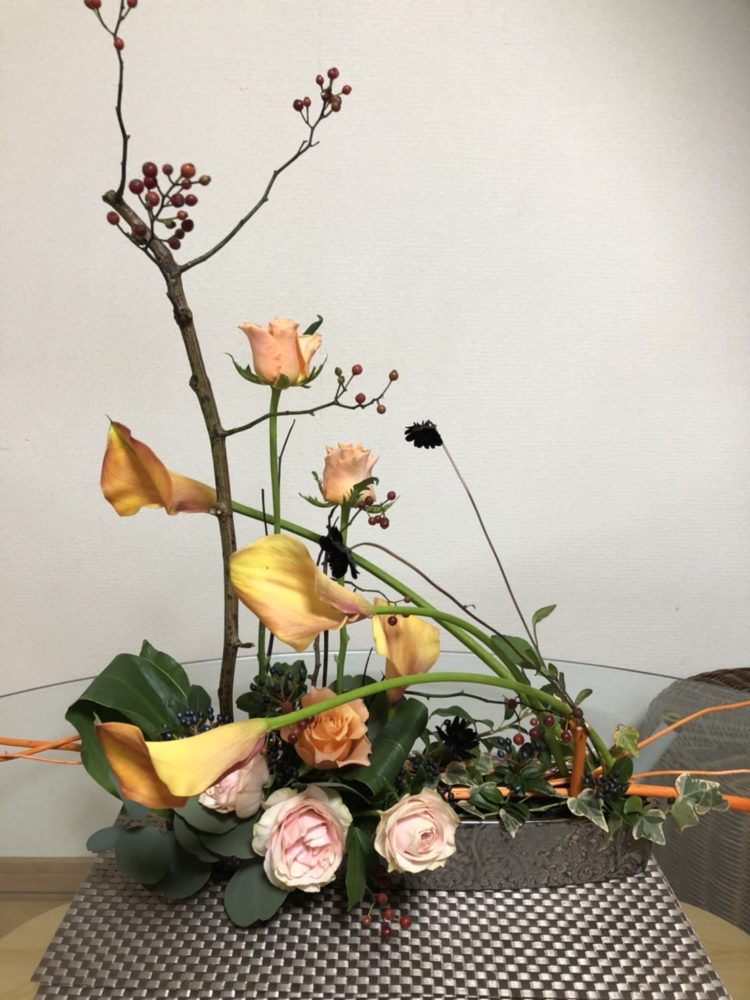 秋のアドバンスクラス④ハロウィンカラーで生花アレンジメント
