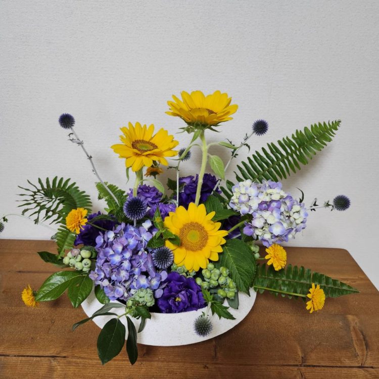 Yellow×purpleでビビッドなフレッシュアレンジメント①