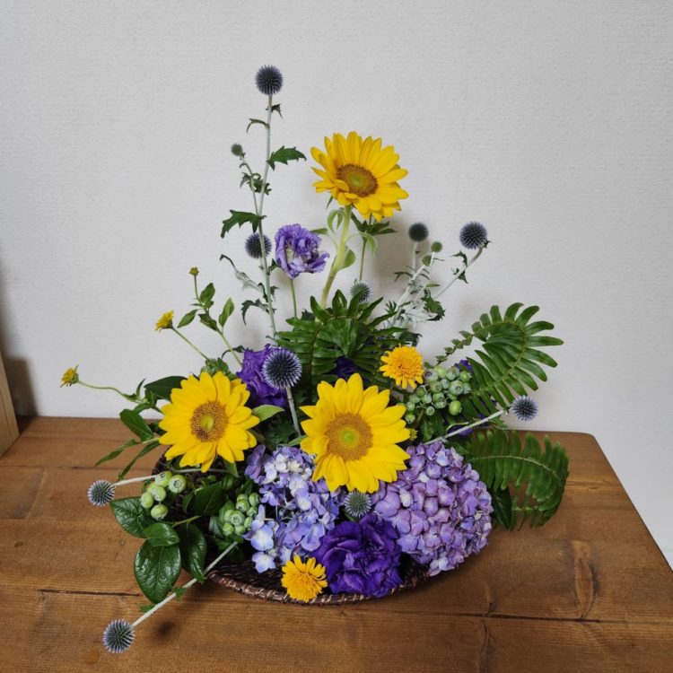 Yellow×purpleでビビッドなフレッシュアレンジメント②