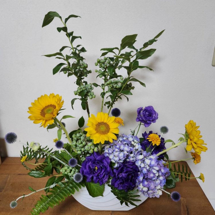 Yellow×purpleでビビッドなフレッシュアレンジメント③